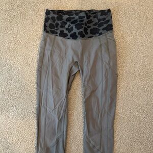 Lululemon Athletica Gray Align Leggings with Black Patterned Waistband